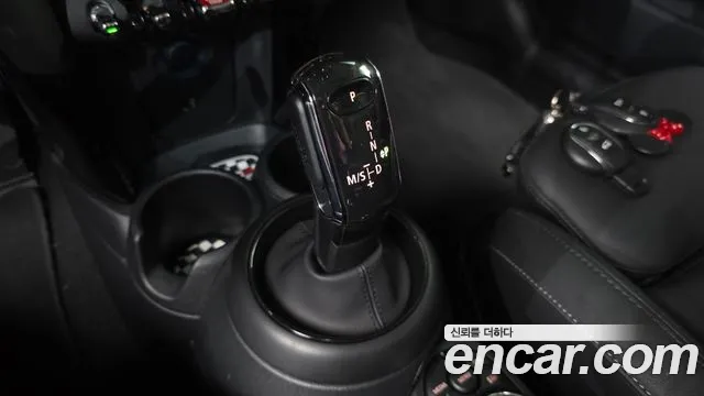 Mini Cooper Cooper Classic Plus Launch Pack — Фото автомобиля 8