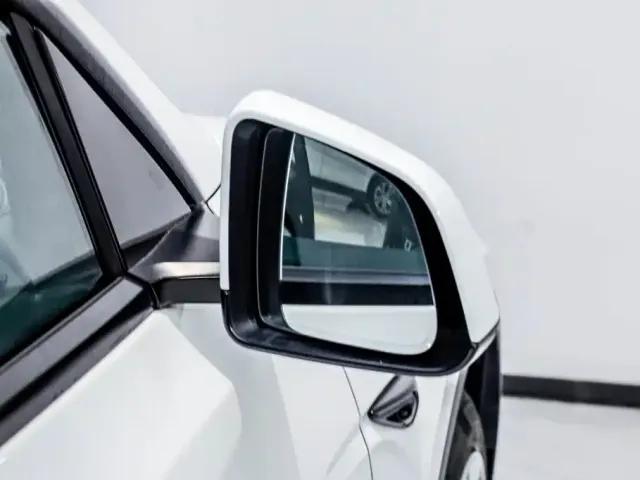 Tesla Model Y — Фото автомобиля 25