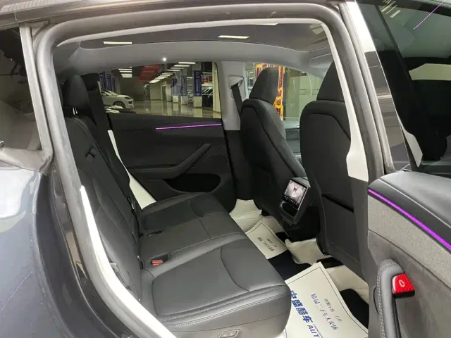 Tesla Model Y — Фото автомобиля 15