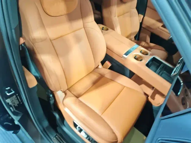 Li Auto L8 — Фото автомобиля 24