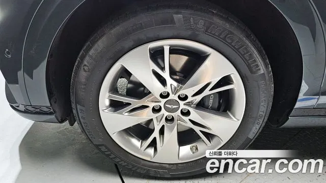 Genesis GV70 2.5T Бензин AWD — Фото автомобиля 5