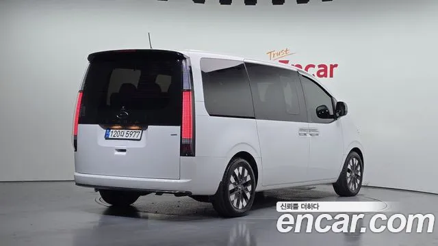 Hyundai Staria Staria 4WD Lounge 9 мест — Фото автомобиля 2