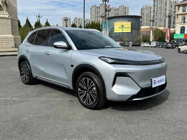 Geely Galaxy Starship 7 EM-i — Фото автомобиля 3