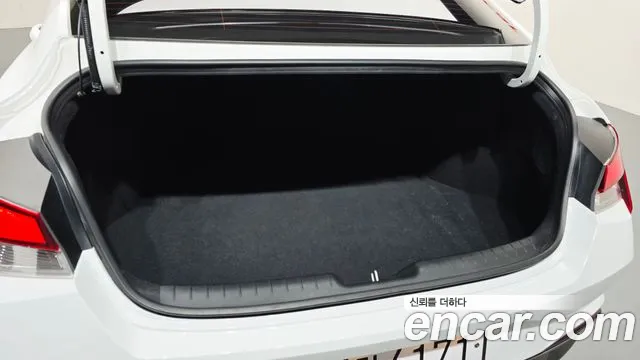 Hyundai AVANTE Avante (CN7) — Фото автомобиля 14