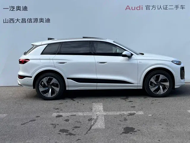 Audi Q6L e-tron — Фото автомобиля 4