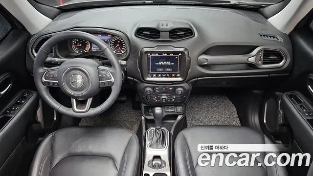 Jeep Renegade — Фото автомобиля 7