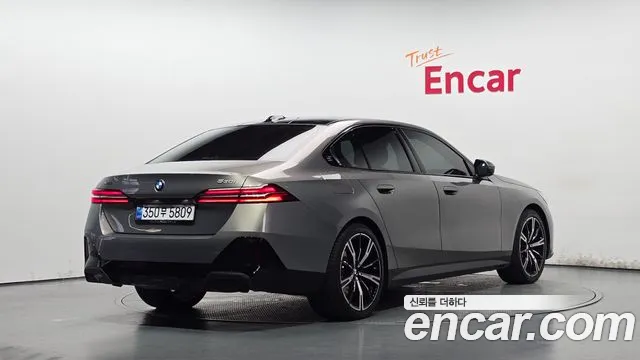 BMW 5-Series 5 серия (G60) 530i xDrive M Sport — Фото автомобиля 2