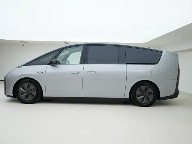 Li Auto MEGA — Фото автомобиля 3