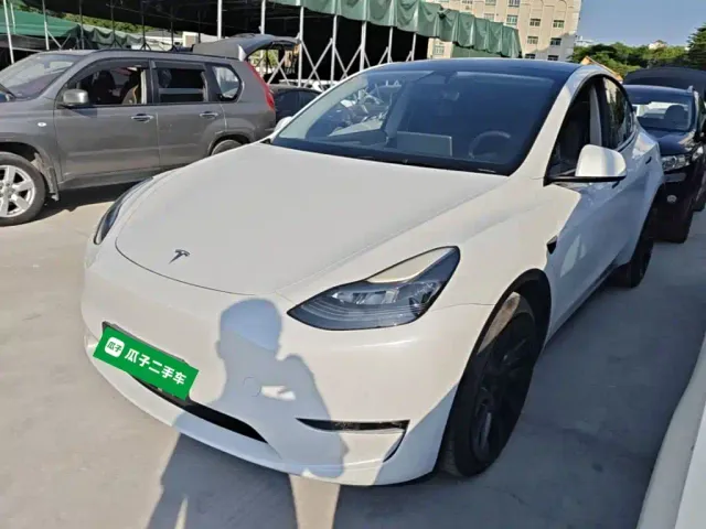 Фотография автомобиля — Tesla Model Y