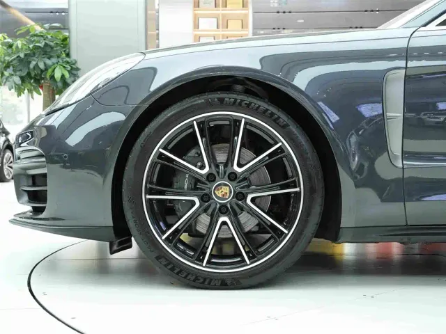 Porsche Panamera — Фото автомобиля 20
