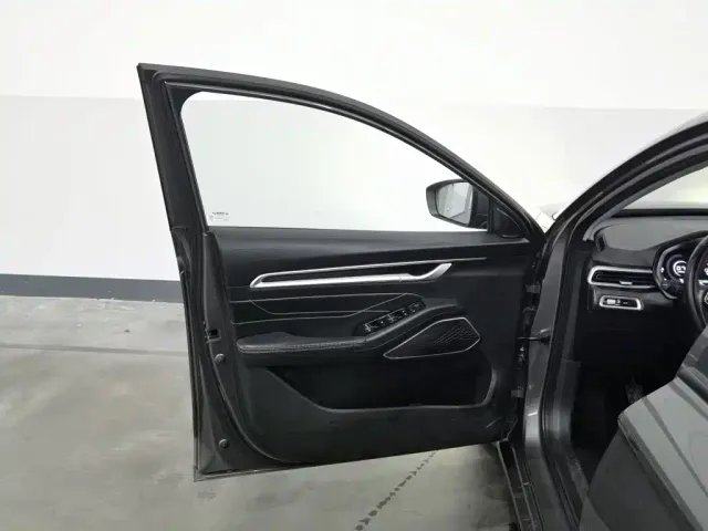 Geely Emgrand — Фото автомобиля 8