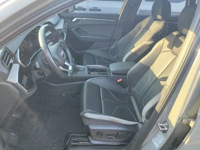 Audi Q3 — Фото автомобиля 14