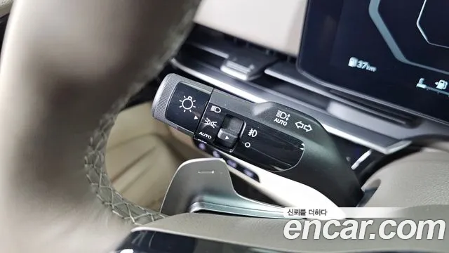 Kia Canival Новый Carnival 4 поколение Бензин 4 места Hi-Limousine — Фото автомобиля 24