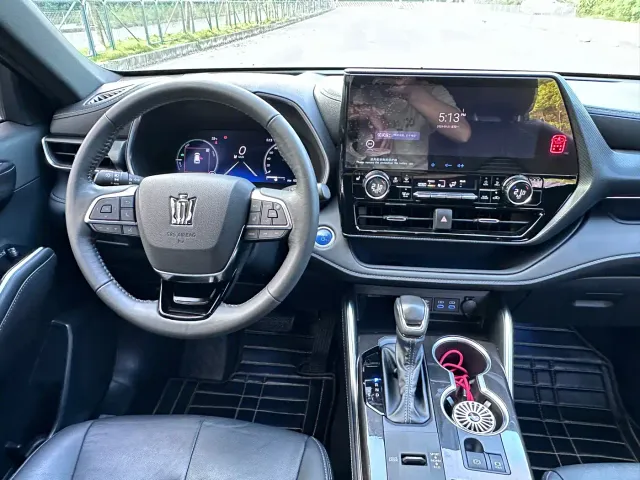 Toyota Crown Kluger — Фото автомобиля 12