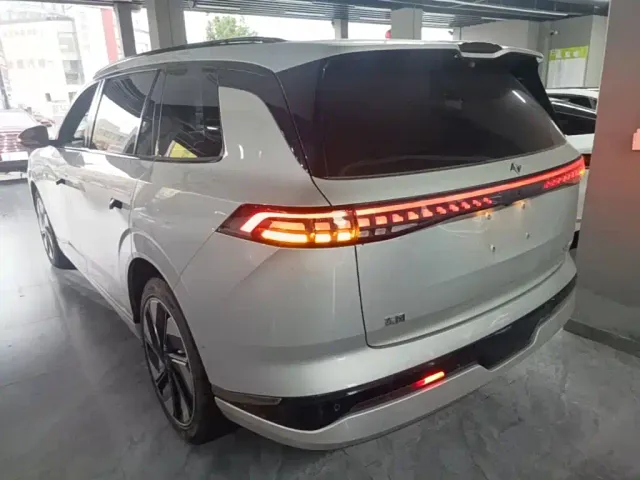 Dongfeng eπ 008 — Фото автомобиля 22