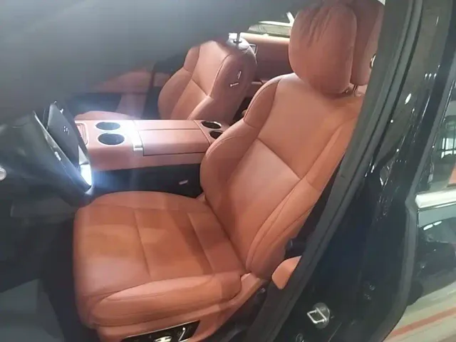 Li Auto L9 — Фото автомобиля 14
