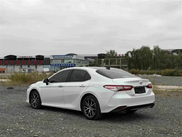 Toyota Camry — Фото автомобиля 6