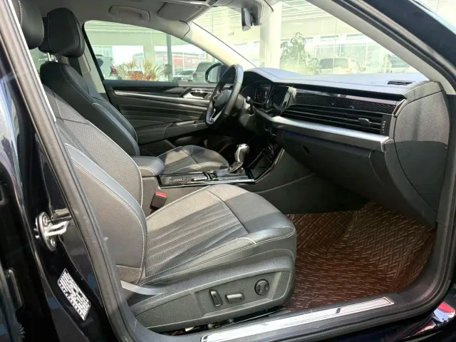 Volkswagen Passat — Фото автомобиля 6