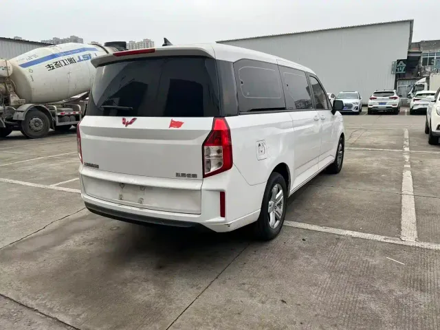 Wuling Zhengcheng — Фото автомобиля 4