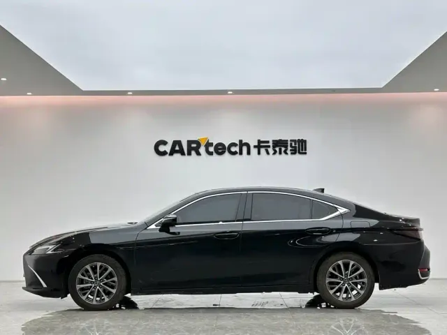 Lexus ES — Фото автомобиля 2