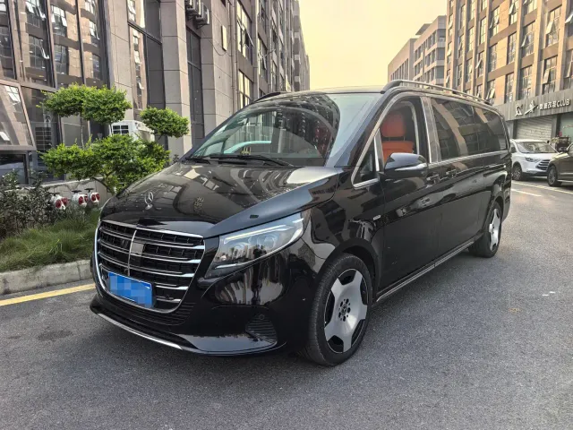 Фотография автомобиля — Mercedes-Benz V-Class