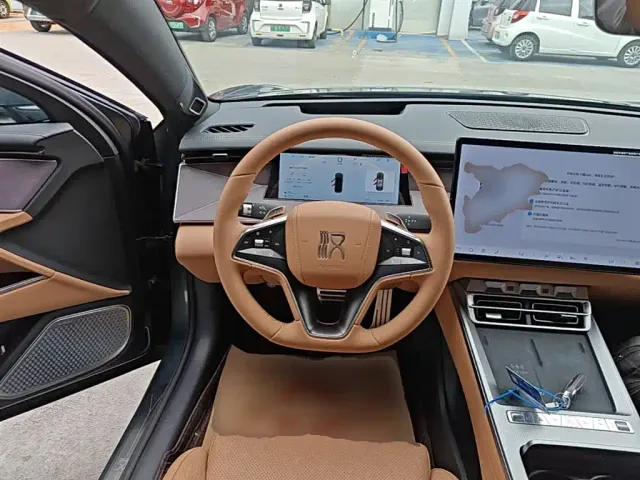 BYD Han L — Фото автомобиля 10