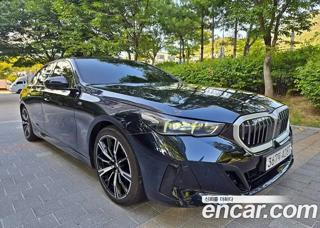 BMW 5 Series G60 — Фото автомобиля 8