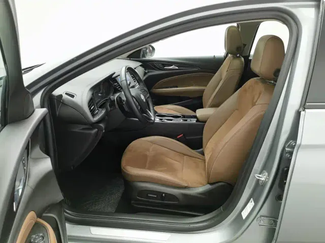 Buick Regal — Фото автомобиля 10