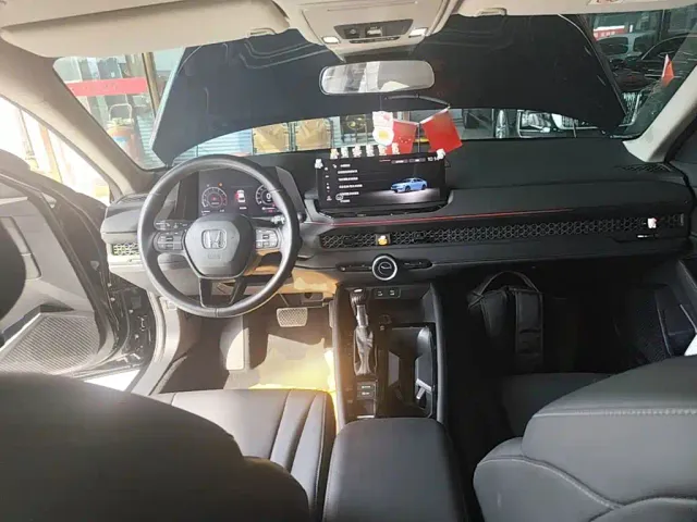 Honda Accord — Фото автомобиля 9
