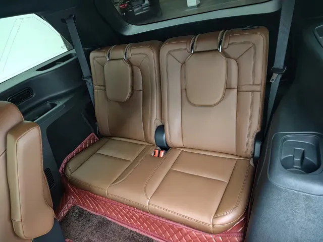 Lincoln Aviator — Фото автомобиля 12