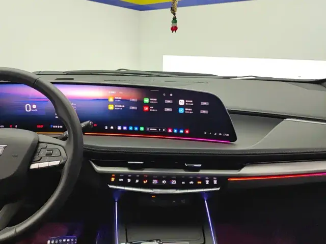 Cadillac XT4 — Фото автомобиля 13