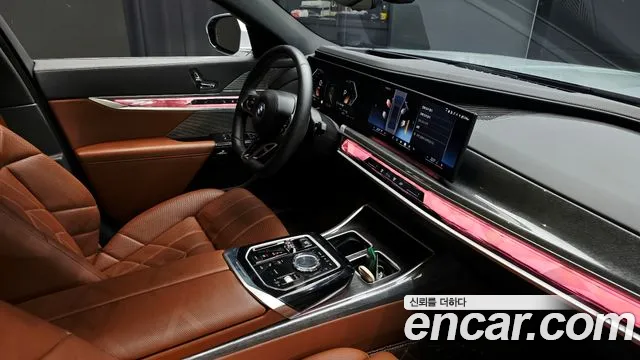 BMW 7 Series G70 — Фото автомобиля 28