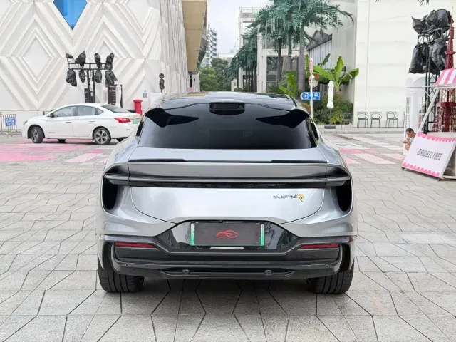 Lotus Eletre — Фото автомобиля 4