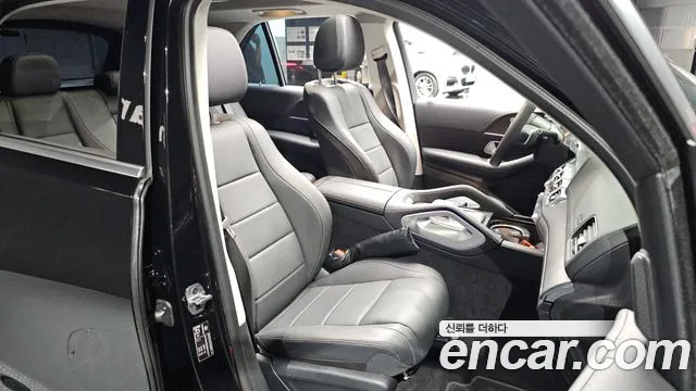 Mercedes-Benz GLE-Class — Фото автомобиля 12