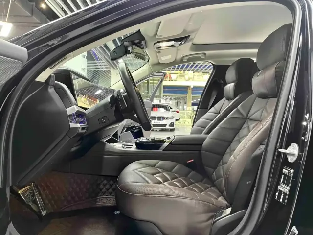 BMW 7 Series — Фото автомобиля 7