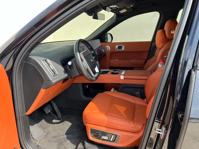 Li Auto L8 — Фото автомобиля 9