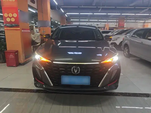 Changan Eado — Фото автомобиля 2