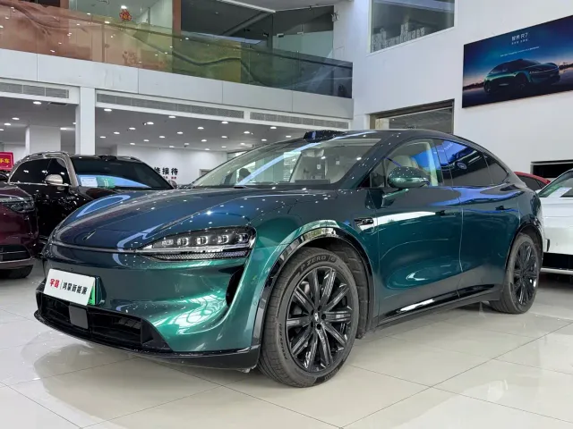 Фотография автомобиля — Luxeed R7