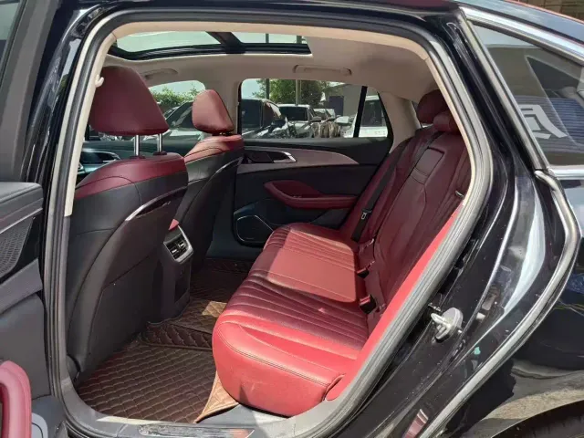 Hongqi H5 — Фото автомобиля 6
