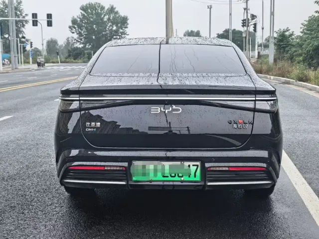 BYD Seal 07 DM-i — Фото автомобиля 8
