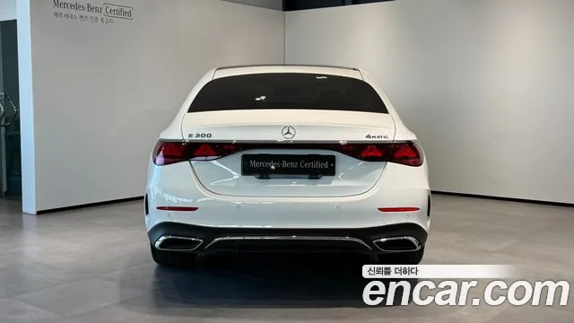 Mercedes-Benz E-Class — Фото автомобиля 7