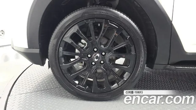 KGM Torres — Фото автомобиля 4