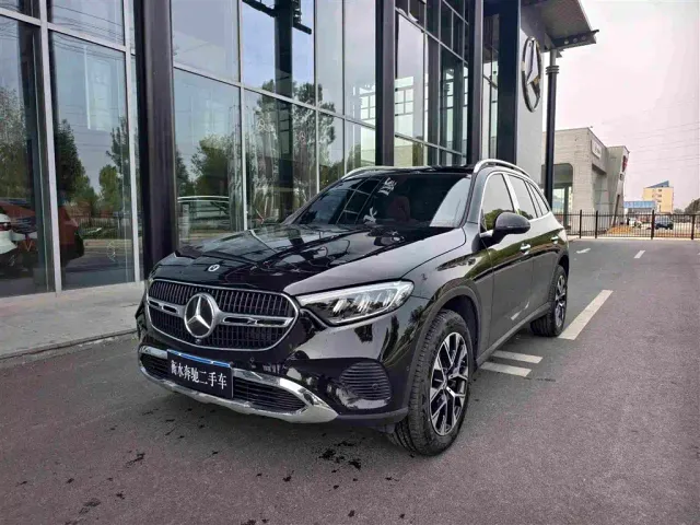 Фотография автомобиля — Mercedes-Benz GLC-Class