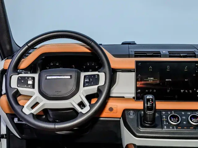 Land Rover Defender — Фото автомобиля 24