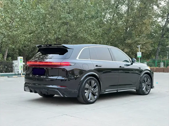 Li Auto L7 — Фото автомобиля 15