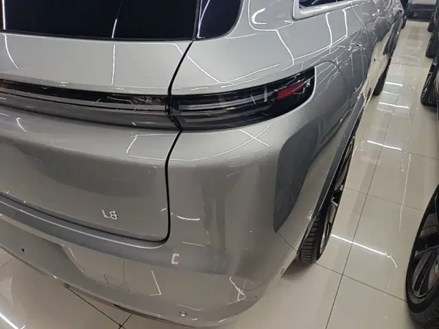 Li Auto L8 — Фото автомобиля 7