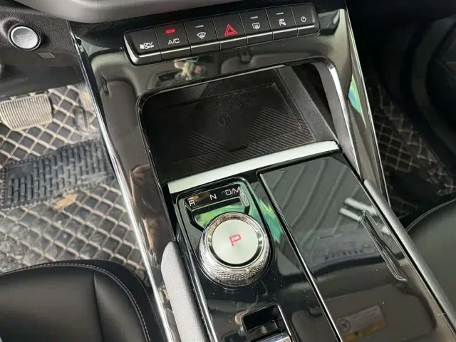 Haval H6 — Фото автомобиля 9