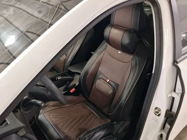 Roewe i5 — Фото автомобиля 14