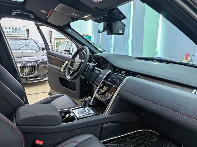 Land Rover Discovery Sport — Фото автомобиля 7