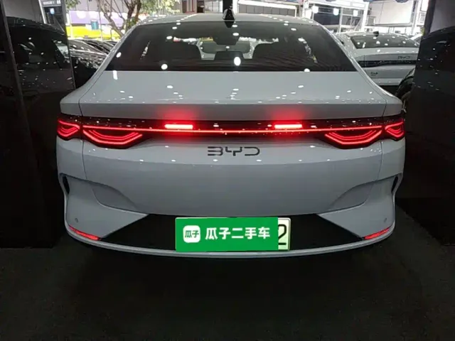 BYD Qin L — Фото автомобиля 5